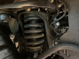 お車を安心してお乗りいただく為には、足回りの定期点検が欠かせません。サービスサポート(有償保証)では無料点検もご提供しており、安心のカーライフをお過ごしいただけるサポート体制が整っています。