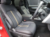 運転席のドアを開け、乗り込む際のイメージです。