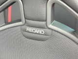 【RECARO製バケットシート】人間工学に基づいた面圧分布によって腰への負担や長時間運転時の疲労発生を軽減☆一目でレカロとわかるスポーティなルックスが特徴です。