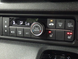 ■オートエアコン■温度を設定するだけで、自動で風向き、風量、暖かさを調節してくれます☆