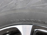 タイヤサイズは、215/60R16です。