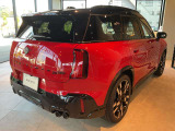 かわいいテールのデザインはほかの車にはない魅力があります。ひと目で&ldquo;MINI&rdquo;とわかるデザインはアナタを虜にしてしまうかもしれません