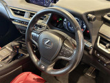 UX 250h Fスポーツ 4WD 本革シート