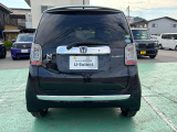 バック時目視しにくいクルマの周囲をカメラで映し出し、安全・安心駐車をサポート♪バックの苦手な方も後ろがハッキリ見えるので安心ですよ♪