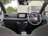大きなガラスで視界が良く運転しやすいです