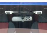 こちらがアイサイトのステレオカメラです。