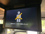 【フリップダウンモニター】大画面モニターで後席でもエンタメをお楽しみいただけます。小さなお子様にも大人気の装備です♪