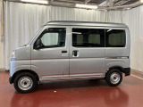【スマートアシスト搭載車】 衝突回避支援ブレーキ機能(対車両・歩行者)、衝突警報機能(対車両・対歩行者)、誤発信抑制制御機能などの機能で安全な運転をサポートします
