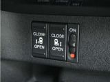 ◆両側電動スライドドア◆狭い駐車場でも乗り降りが楽々♪お子様が隣の車にドアを当ててしまう心配もございません!小さなお子様連れの方もこれで安心。
