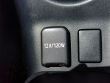 12V電源ソケットを設置しております。周辺機器の充電にご利用頂けます。