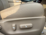 ◆電動パワーシート◆スイッチでシートポジションの調節が可能なパワーシート。快適な運転姿勢が実現でき、ドライブを一層お楽しみ頂けます。