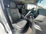店舗にて現車の確認もいただけますので、お電話で在庫のご確認の上是非ご来店くださいませ。