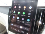 直感的なユーザーインターフェイスを備えた大型の独立型11.2インチセンターディスプレイにより、ほとんどの車両機能の概要を即座に確認して制御できます。