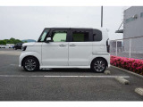 Honda SENSINGとは衝突を予測してブレーキをかけたり、前のクルマとちょうどいい距離でついていったりできる多彩な安心、快適機能を搭載した先進の安全運転支援システムです。