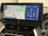 純正ナビを装備。タッチパネル式で使いやすく、お出かけもラクラクです。