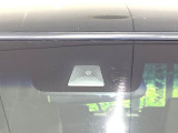 【ホンダセンシング】走行中に前方の車両等を認識し、衝突しそうな時は警報とブレーキで衝突回避と被害軽減をアシスト。より安全にドライブをお楽しみいただけます。