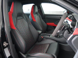 Audi車はどの車種も全てレザーハンドルです。そこにはAudiのこだわりがあり質感の高いレザーでしっかりと手に馴染み、高級感を演出します。