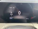 視認性の高いメーターで運転情報を的確に把握できます