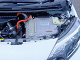 ◎ご購入いただきましたお車は弊社整備工場にて納車前点検整備として法定12ヶ月点検(車検整備付き販売車は車検整備)を実施。エンジンオイル・エレメント交換を行い※、ご納車いたします(※除く電気自動車)。