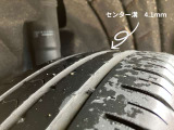 タイヤ溝はセンターで4.1mmです(新品約8mm)