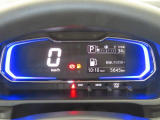 燃費のいい運転をするとイルミネーションがブルーからグリーンへ変化します。楽しくエコドライブできます。