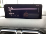 Bluetoothに接続することで、スマートフォンに入っている音楽アプリを車内で楽しめたり、通話が出来ます♪