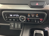 フロント両席にはシートヒーターが付いています!寒い日に便利な装備ですね。