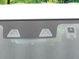 【スズキ セーフティサポート】走行中に前方の車両等を認識し、衝突しそうな時は警報とブレーキで衝突回避と被害軽減をアシスト。より安全にドライブをお楽しみいただけます。