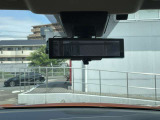 後席に人が乗っていたり荷物が乗っていても安心♪インテリジェントルームミラー搭載!