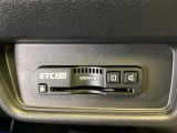 ハンドルの右下にETC2.0がついています。高速道路の料金所の通過も楽々です!。 カードの取り出しもしやすい場所についています。