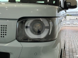LEDヘッドライトは、点灯の瞬間から最大光量を発揮し、突然暗くなるトンネルなどでの安定感を高めます。