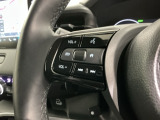 ステアリングにオーディオ操作スイッチが付いています。オーディオ画面に直接タッチしなくても操作が出来ますので、運転に集中できます。