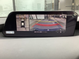 狭い場所での駐車やすれ違いなどでより的確な運転操作に役立つ360&deg;ビューモニターが装備されています。