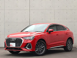 アウディ Q3