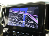 純正ナビを装備。タッチパネル式で使いやすく、お出かけもラクラクです。