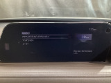 フロントガラス投影タイプのヘッドアップディスプレイを採用しています。現車速やナビルート案内、走行車線表示、前方車表示、交通標識表示など情報も多彩です。