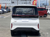 プライバシ-ガラスが装備されています。外を見るときは気にならずに、後方車両から車内が見えにくい設計です。