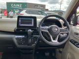 大きなガラスで視界が良く運転しやすいです