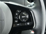 ◆アダプティブクルーズコントロール◆予め設定した車速内でクルマが自動的に加減速。前走車との適切な車間距離を維持しながら追従走行します。【LKAS】車線維持支援システムでステアリング操作を支援。