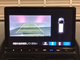 バックでの車庫入れも安心です! リアカメラが付いているバックモニター付のナビを装備しております。バンパーについているソナーや、操作線もついており距離感も画面から確認できます。