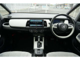 明るく爽快な視界を実現したフロントシートです!