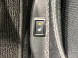 シートヒーターが付いています!寒い日に便利な装備ですね。