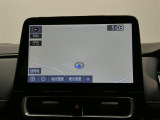 ディスプレイオーディオ搭載 ナビとしての機能はもちろん、お手持ちのスマホと連携しスマホ内の音楽を聴いたり、メッセージの受信等色々な事が出来ます