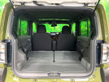 普段のお買い物や通勤、送迎等に十分な荷室スペースを確保しております。セカンドシートを倒すと、大きな荷物の積載も可能です♪