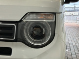 LEDヘッドライトは、点灯の瞬間から最大光量を発揮し、突然暗くなるトンネルなどでの安定感を高めます。