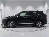 ボデーカラーはブラック(202)です。エアロ付きでターボでスイスイ♪ナビ、バックモニター、ETC、電動リヤゲート、レザーシート、シートエアコン