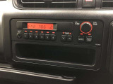 AM/FMチューナーです。AUX端子付きなので、音楽プレーヤー等を接続して音楽を楽しむことも可能です。