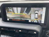 バックカメラも搭載しており、狭い駐車スペースでも安心です。