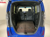 リアシートを倒すと、ラゲッジスペースを広くお使いいただけます!