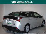 色は精悍なシルバーメタリックです。